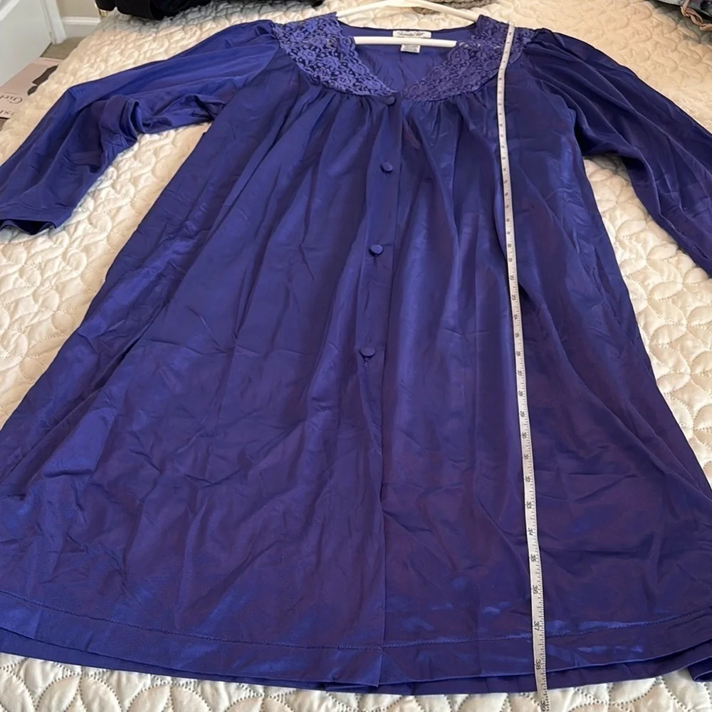 Vanity Fair Vintage Purple Lace-Trimmed Nightgown Robe Size Medium